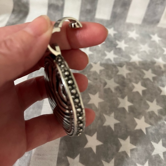 Premier Zebra Pendant - Picture 2 of 4